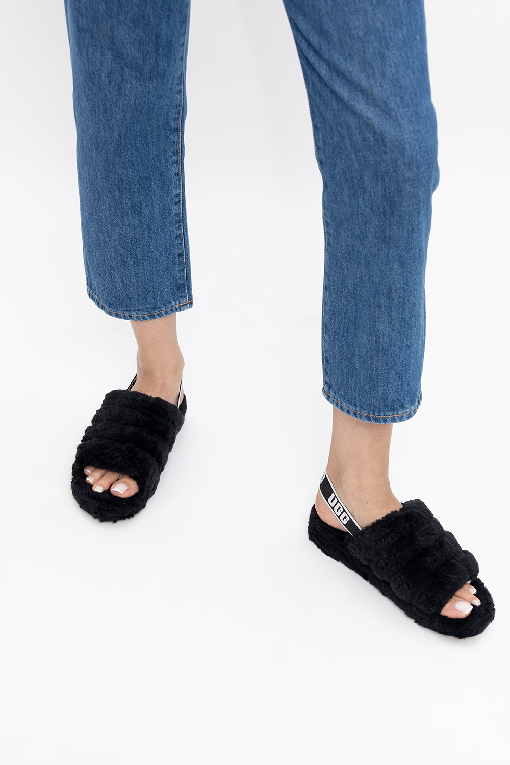 Fuzzy sandals outlet ugg